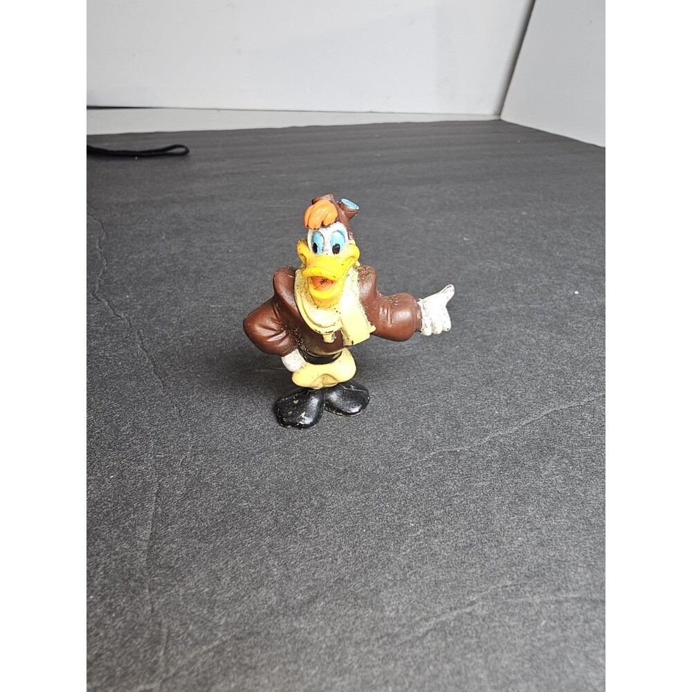 DARWING DUCK DISNEY  VNTG (1992) 2”ACTION FIGURE TOY (PRE-OWNED)
